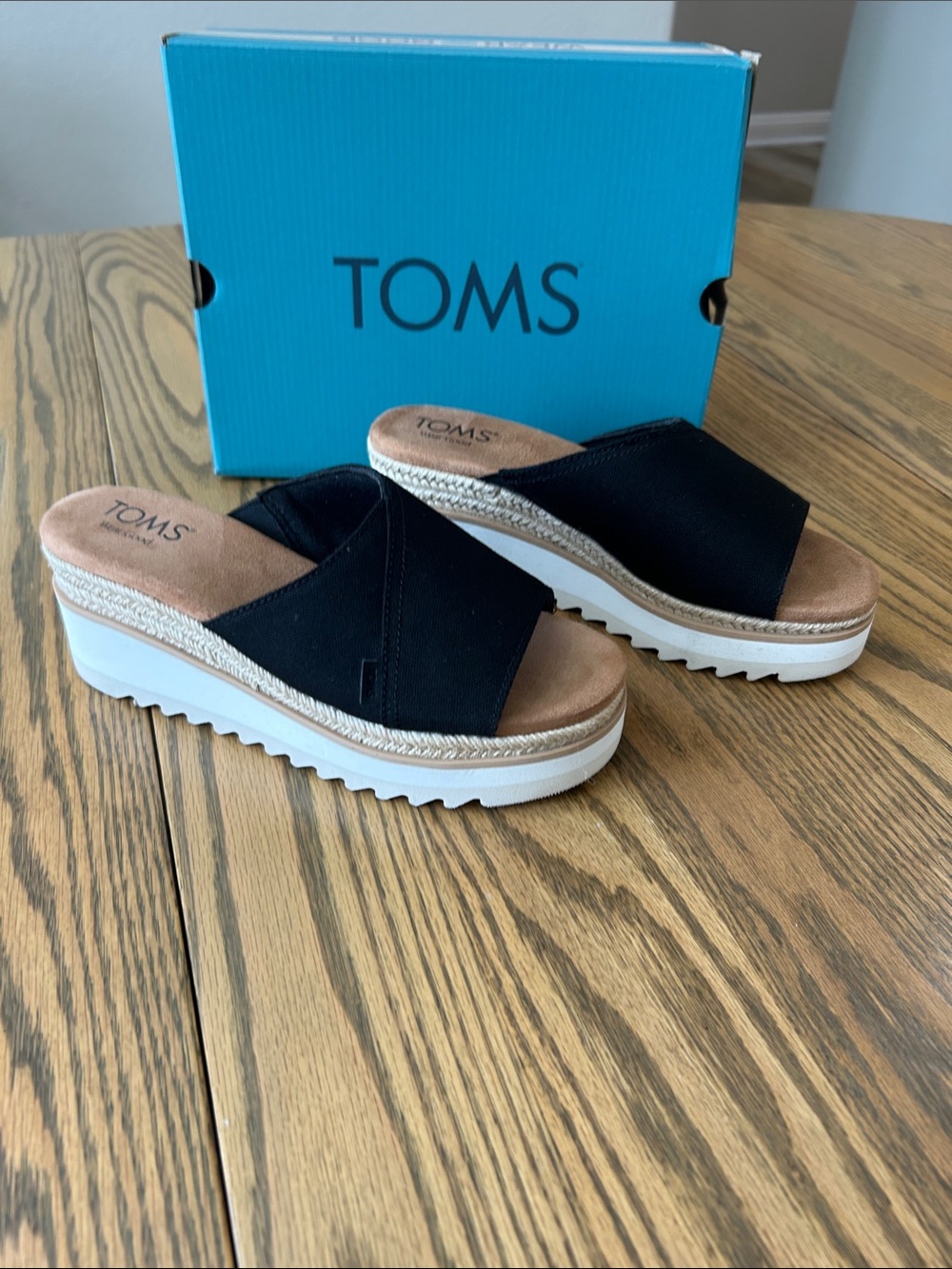 TOMS Carmen Wedge Slip-On Sandals, black, size 7.5, NIB